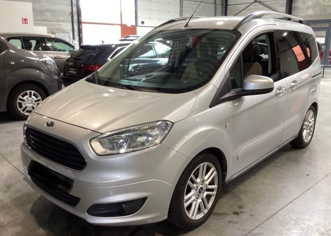 Ford Tourneo Courier 1.5 TDCI 75 CV Titanium