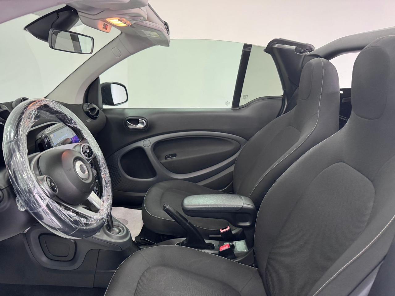 Smart ForTwo 71 cv-AUTOMATICA-CABRIO-2019
