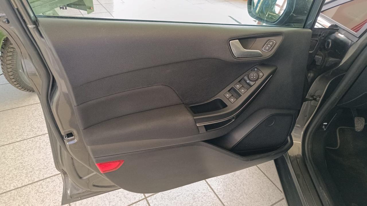 FORD FIESTA 1.1 BENZINA 75CV TITANIUM