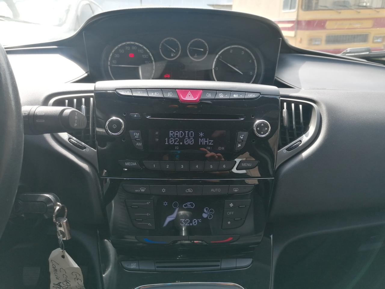 Lancia Ypsilon 1.3 MJT 16V 95 CV (da vetrina)