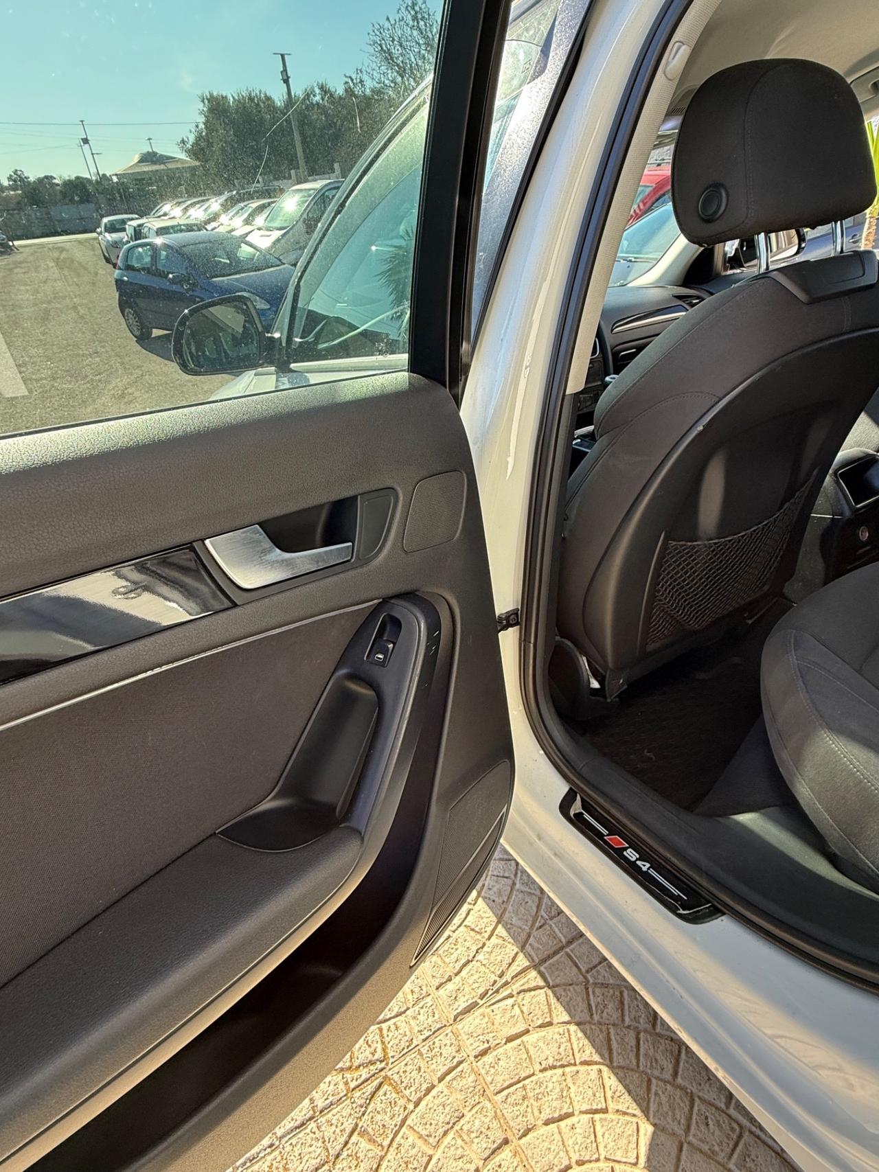 Audi A4 2.0 TDI 143CV Advanced Manuale