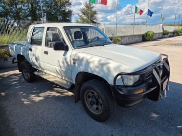 Toyota Hilux 2.4 D 4WD Extracab DC Pick-up