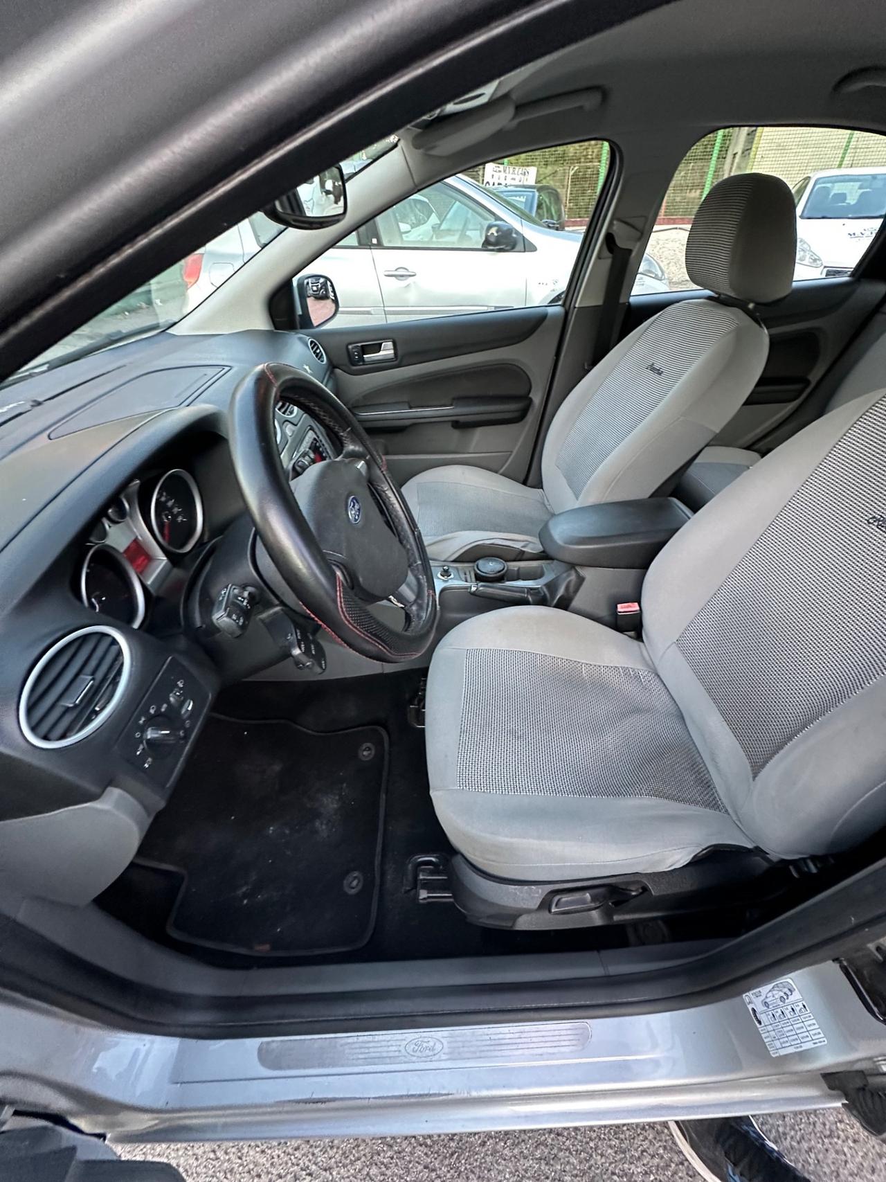 Ford Focus 1.6 TDCi (110CV) 5p. Tit. DPF