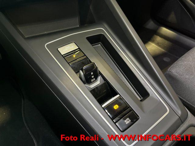 VOLKSWAGEN Golf 1.0 eTSI MHEV EVO DSG Life PROMO !!