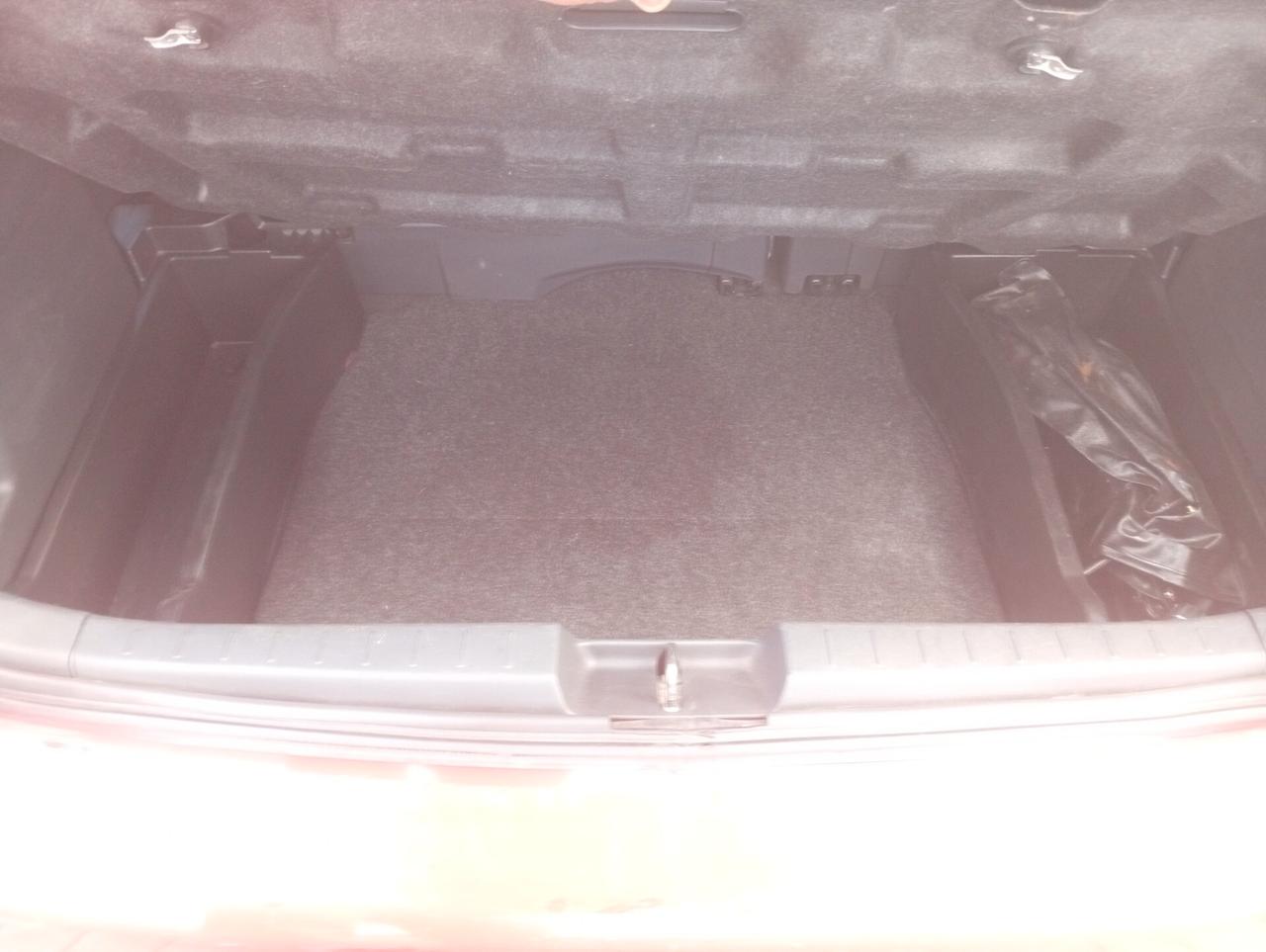 Toyota Yaris 1.0 5 porte Sol