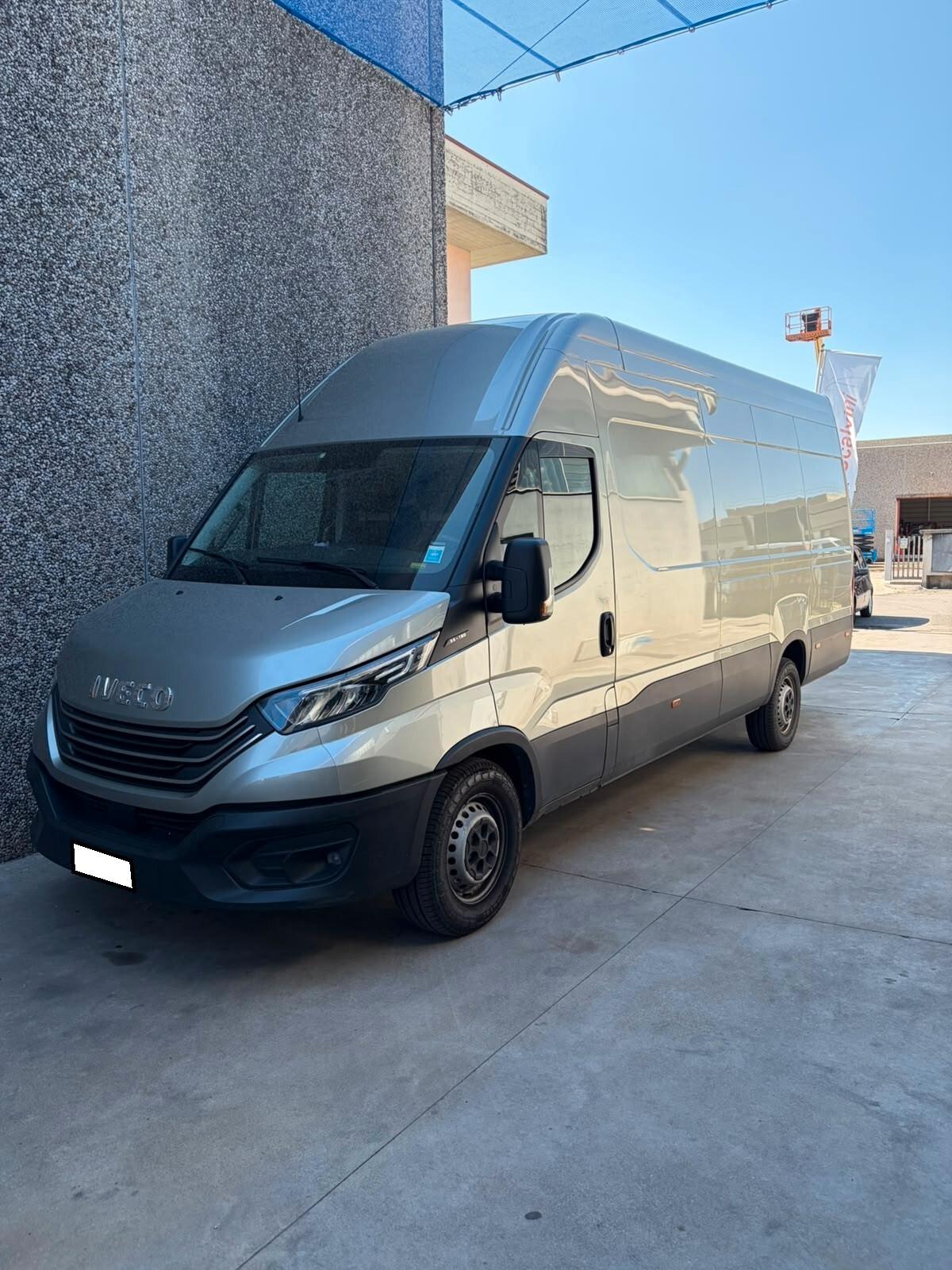 Iveco Daily 35S18HV 3.0 HPT PLM-TA Furgone