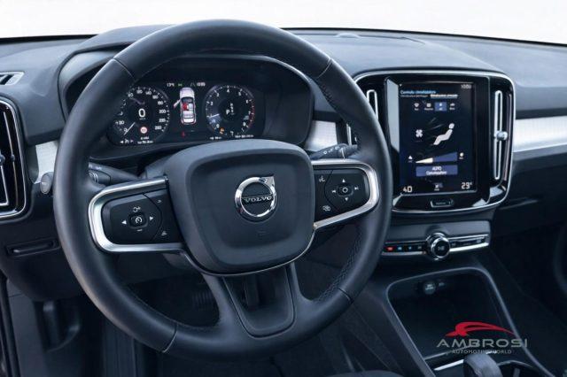 VOLVO XC40 T2 Geartronic Momentum Pro