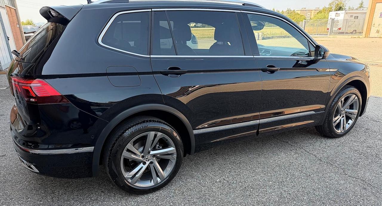 Volkswagen Tiguan Allspace 2.0 TDI SCR DSG R-Line 7 POSTI GRANZIA UFFICIALE FINO 2028