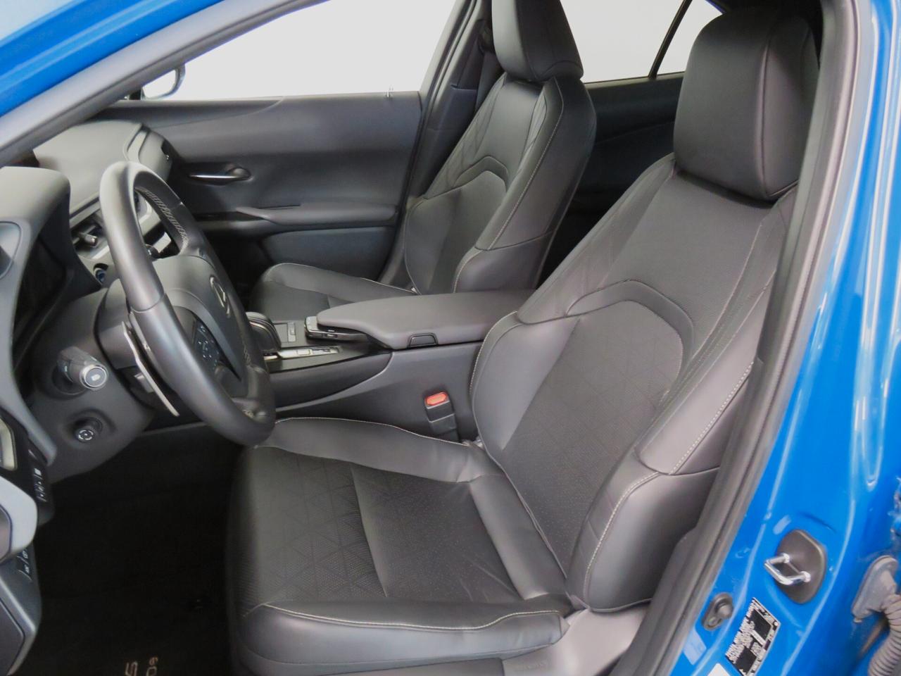 Lexus UX Full Electric Premium Fleet | iva 22% inclusa