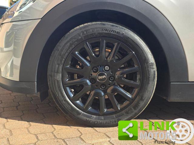 MINI Cooper 1.5 Cooper Essential 5 porte