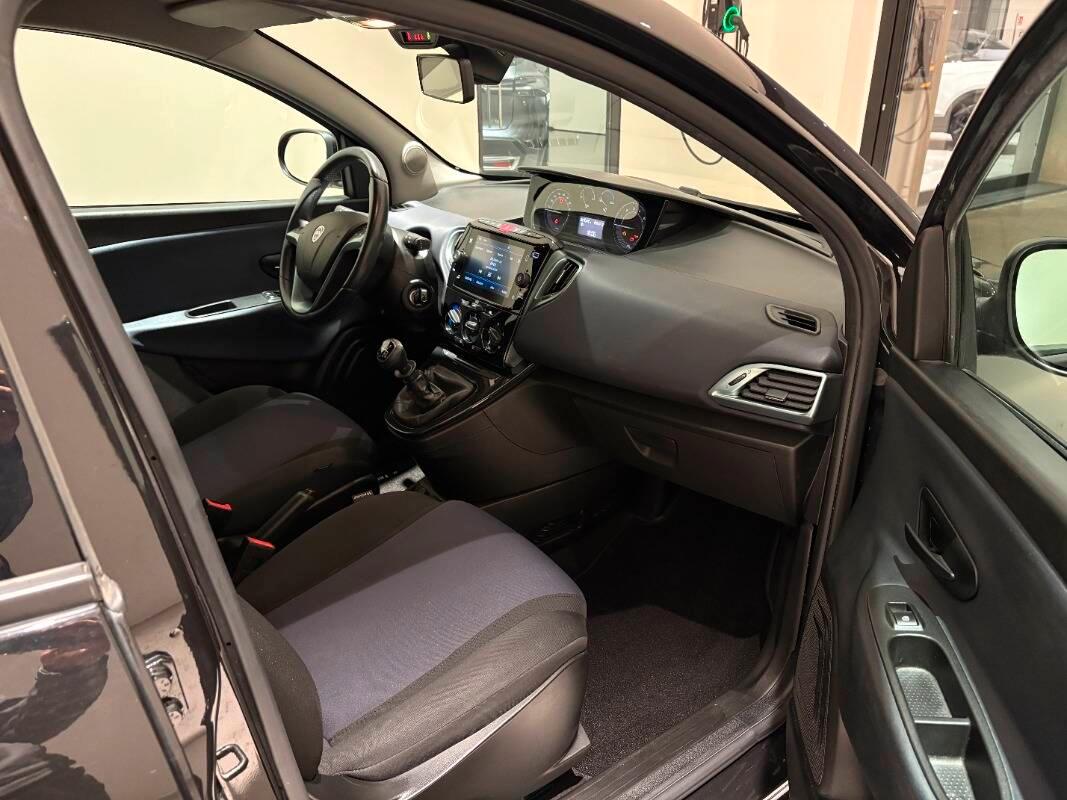 Lancia Ypsilon III 1.0 firefly hybrid Gold Plus s&s 70cv 5p.ti