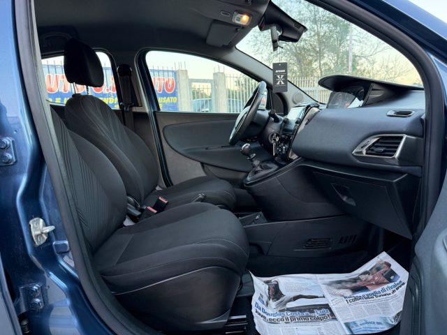 LANCIA Ypsilon Hybrid GOLD AZIENDALE