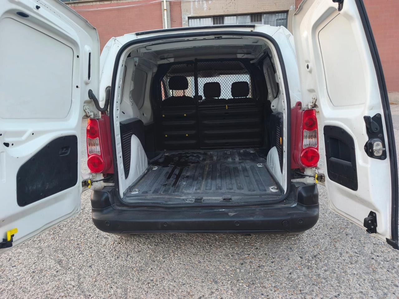 Citroen Berlingo 2010---1.6 Benzina Autocarro