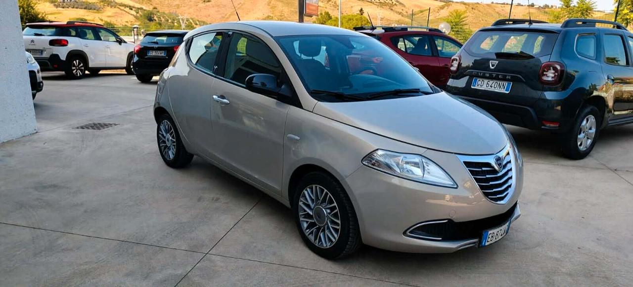Lancia Ypsilon 1.2 69 CV 5 porte S&S Gold