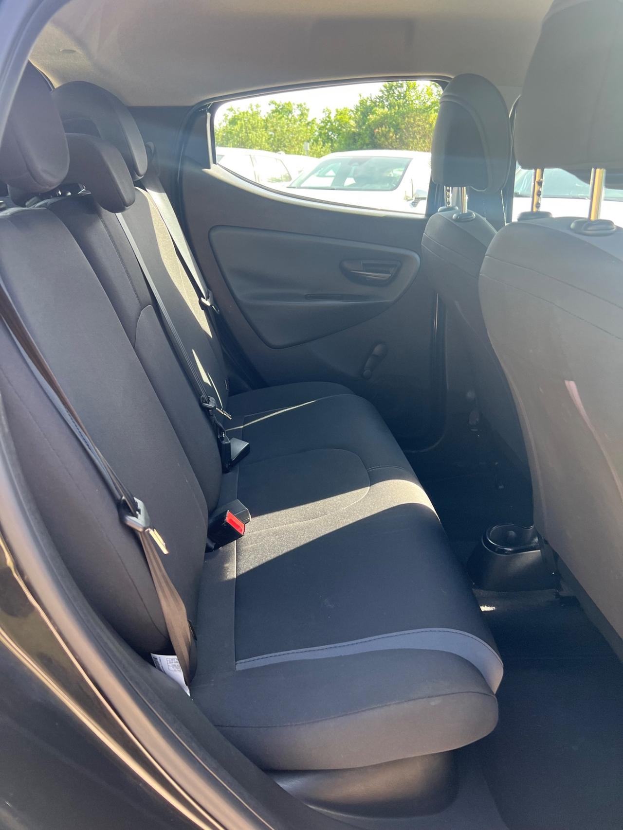 Lancia Ypsilon 1.2 Benzina Gold Permute Rate Neopatentati