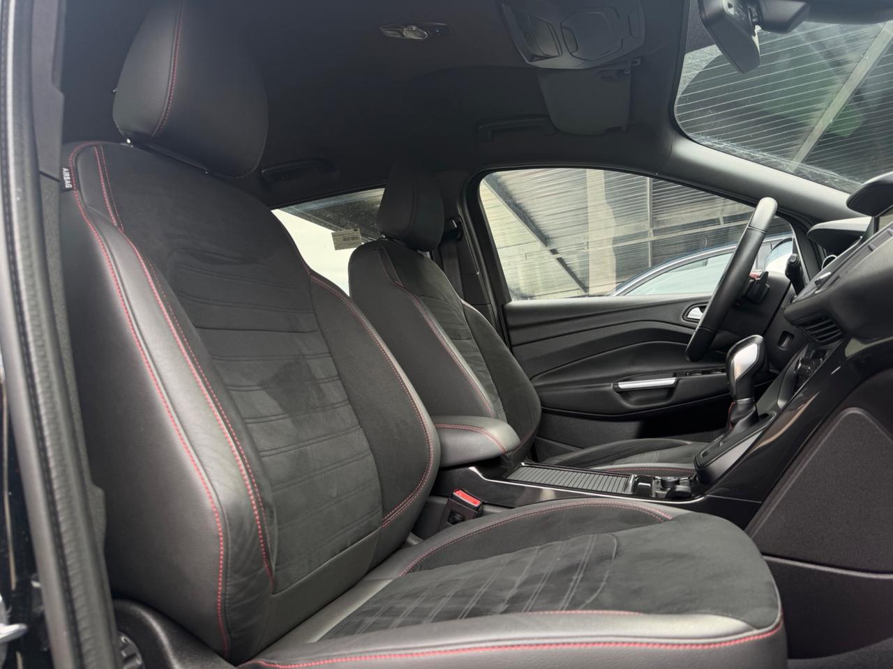 Ford Kuga 2.0 TDCI 150 CV S&S AWD Powershift ST-Line