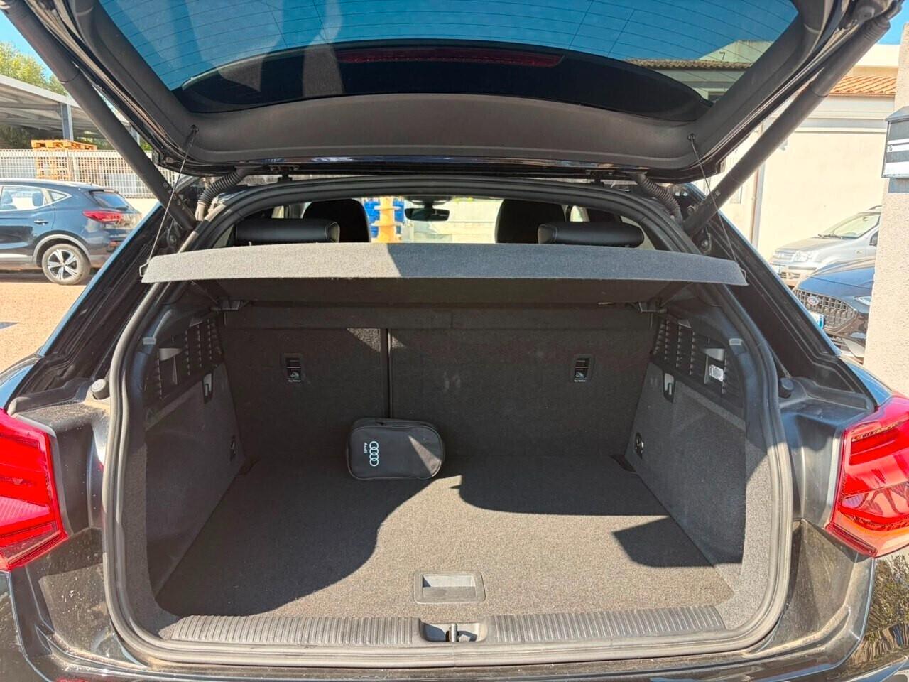 Audi Q2 30 TFSI S LINE