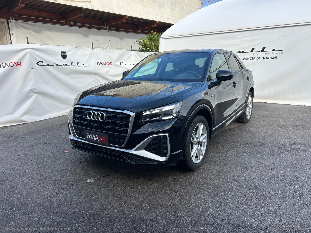 AUDI Q2 35 TFSI S tronic Identity Black