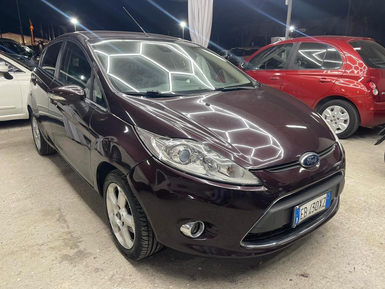 Ford Fiesta 1.4 5 porte Bz.- GPL Titanium NEOPATENTATI FINANZIAMENTO NO BUSTA