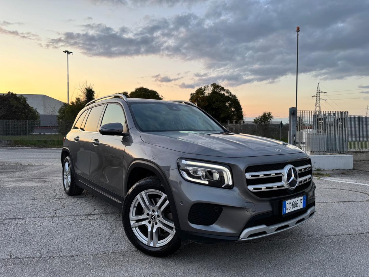 MERCEDES GLB 180d Sport - Luci Ambient Navi 18
