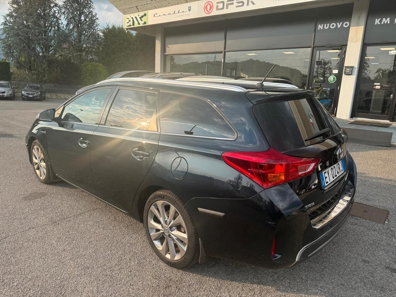 Toyota Auris Touring Sports 1.8 Hybrid Lounge
