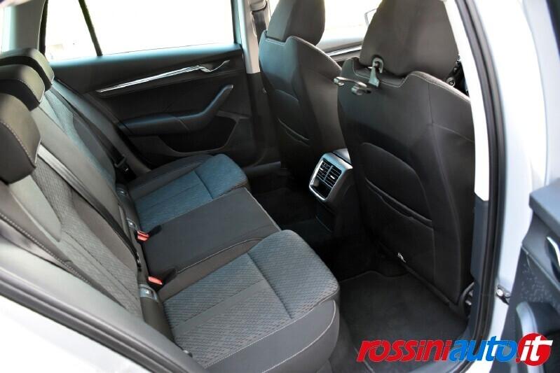 SKODA OCTAVIA WAGON 2.0 TDI 150 CV DSG STYLE + R17 PULSAR AERO