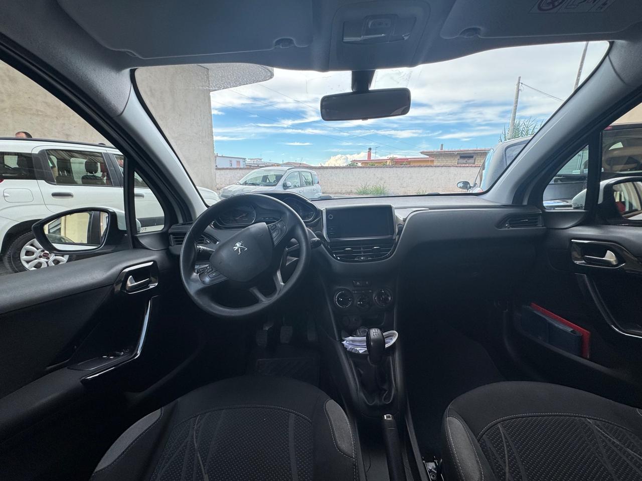 Peugeot 208 1.4 HDi 68 CV 5 porte Allure