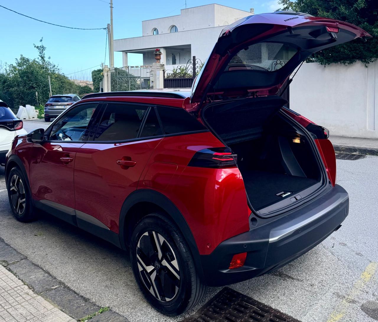 Peugeot 2008 PureTech 100 S&S Allure Pack