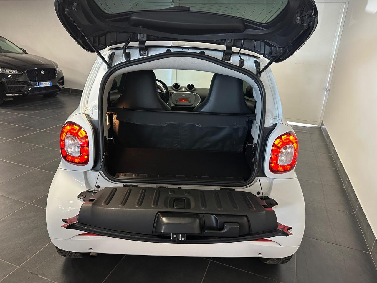 SMART FORTWO 1.0 PASSION 71CV AUTOMATICA TOTAL WHITE
