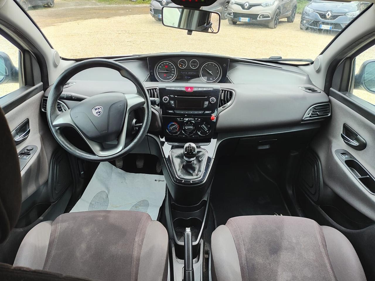 Lancia Ypsilon 0.9 TwinAir 85 CV bianco perla