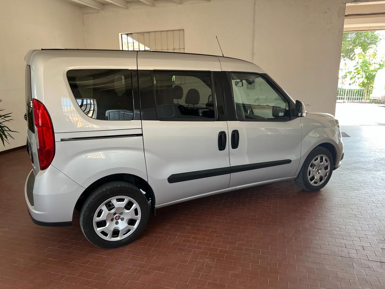 Fiat Doblo 1.6 MJT 120CV PC Combi N1 Autocarro 5 posti