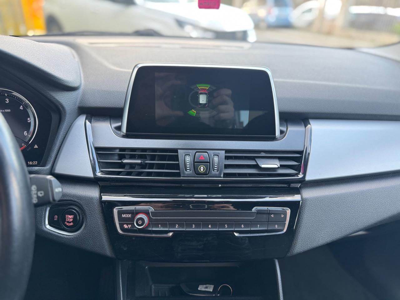 Bmw 2er Active Tourer 216d Advantage