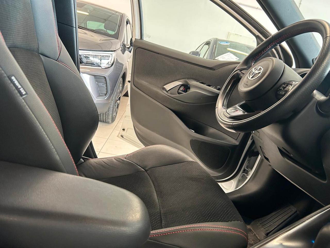 Toyota Yaris GR SPORT 1.5 Hybrid 5 porte UNICO PR.