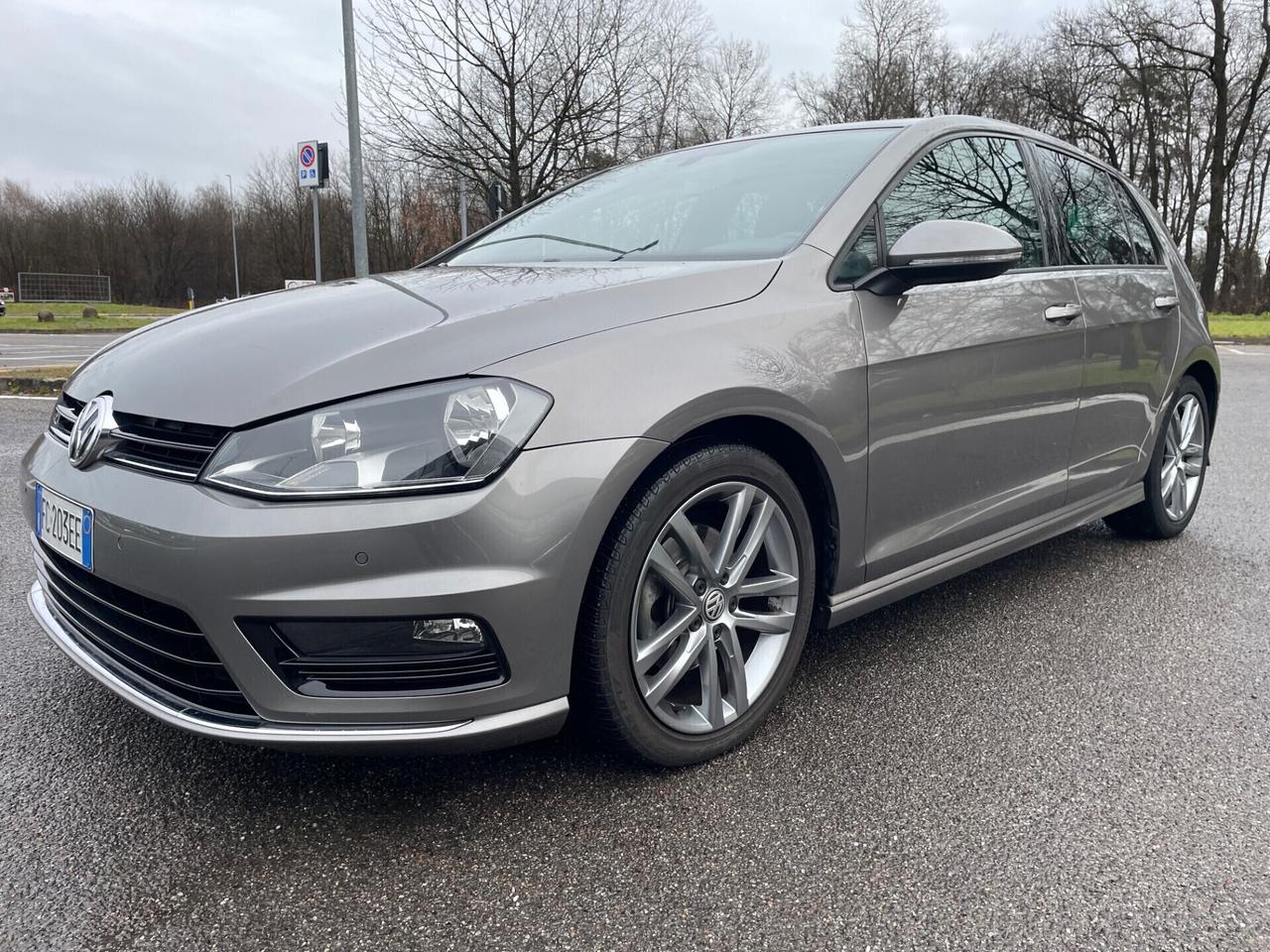 Volkswagen Golf 1.4 TSI 5p. R-Line-Automatik-Neopatentati -.