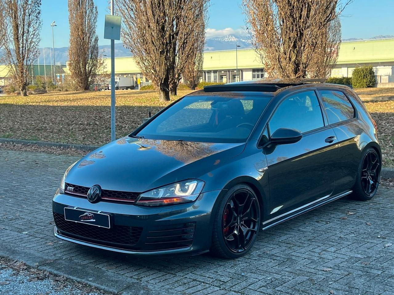 Volkswagen Golf GTI Performance 2.0 TSI DSG 3p. 230CV