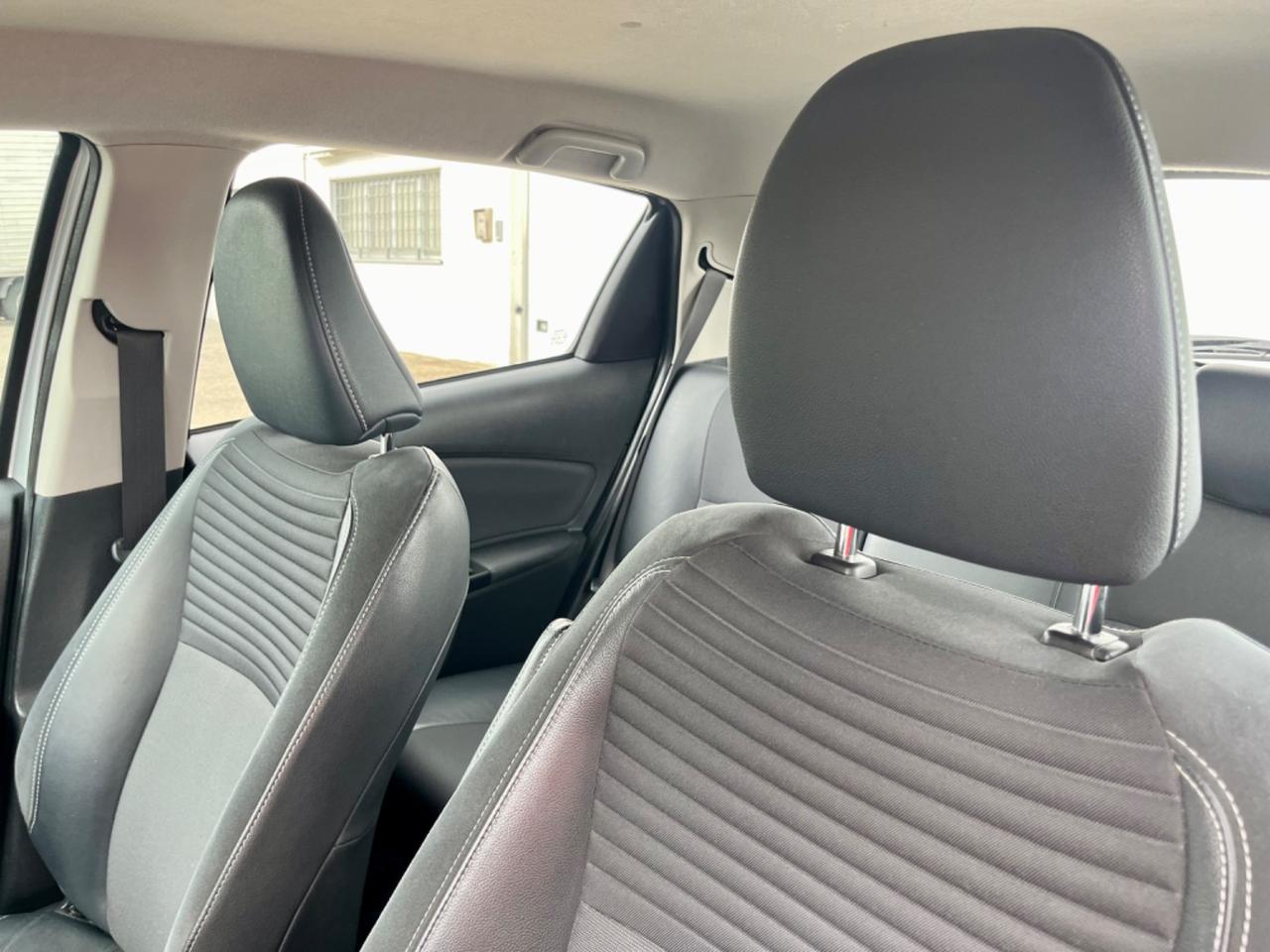 Toyota Yaris 1.3benz 2015 90.000km perfetta per neopatentati