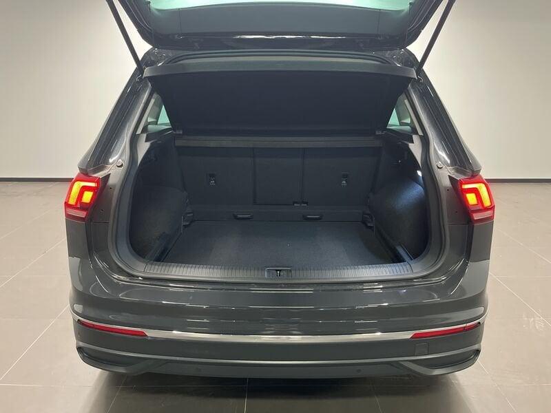 Volkswagen Tiguan Nuova Life 2.0 TDI SCR kW ( CV) Manuale