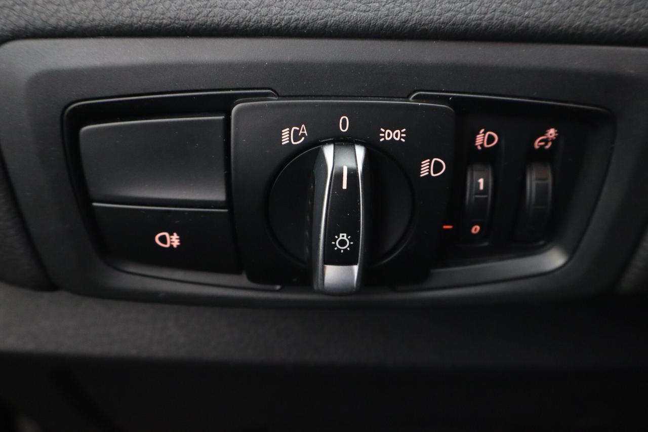 BMW 218 d ACTIVE TOURER ADVANTAGE - 218d