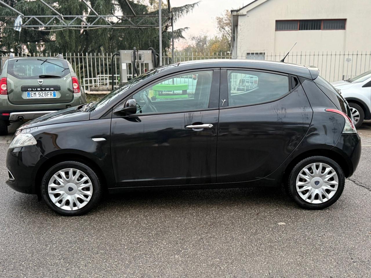 Lancia Ypsilon 1.2 69 CV 5 porte Platinum