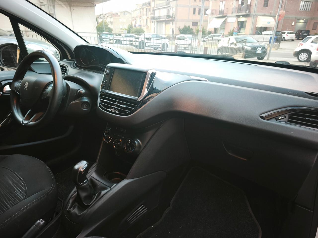 Peugeot 208 HDi 100 CV Van IVA Esposta