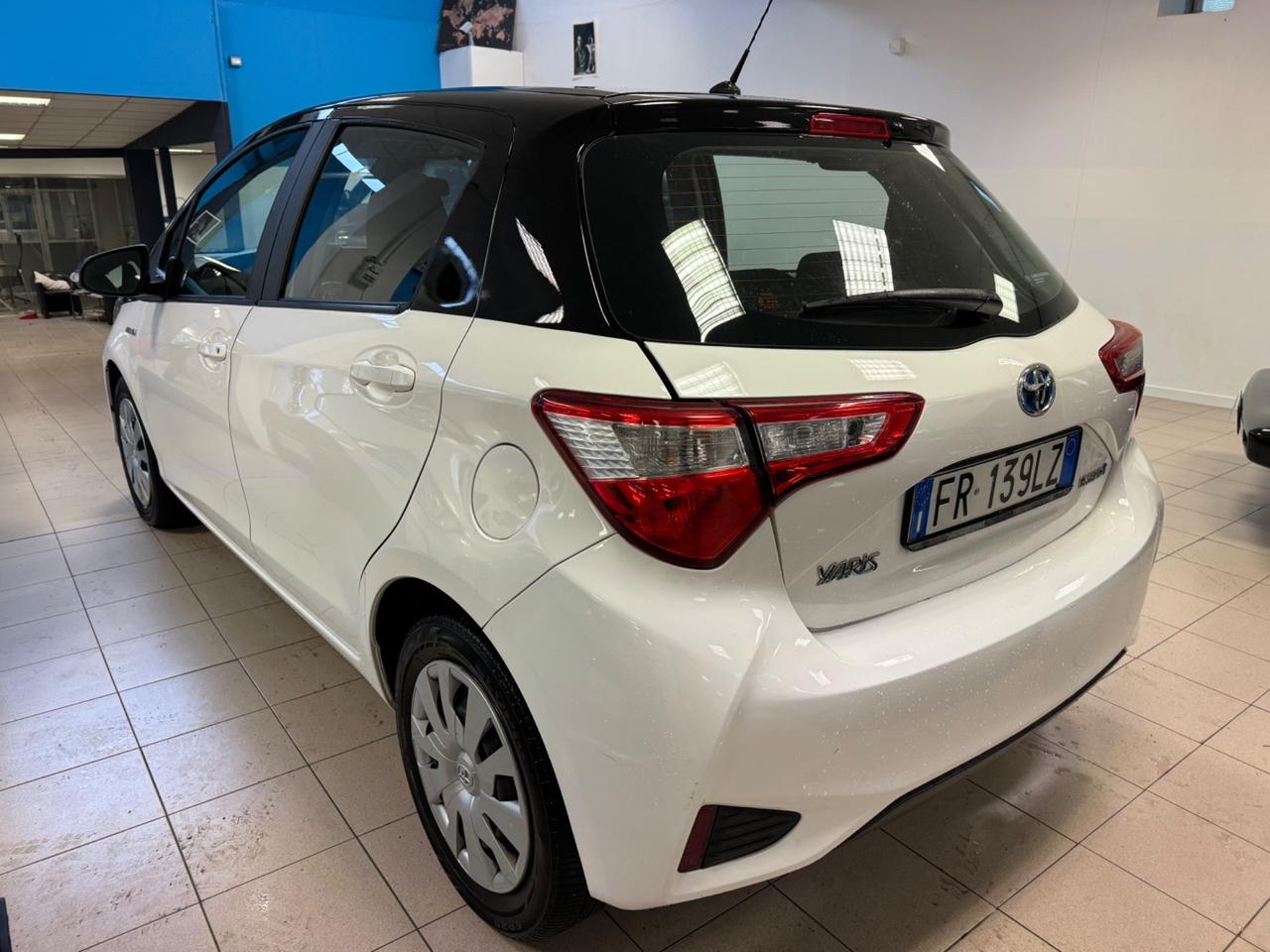 Toyota Yaris 1.5 Hybrid 5 porte Cool