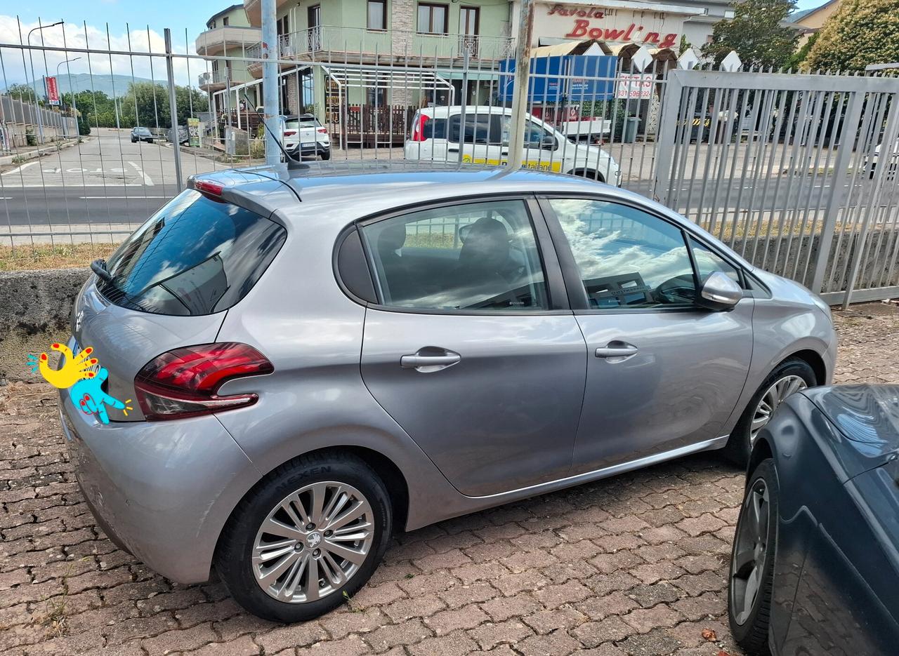 Peugeot 208 PureTech 82 5 porte Allure