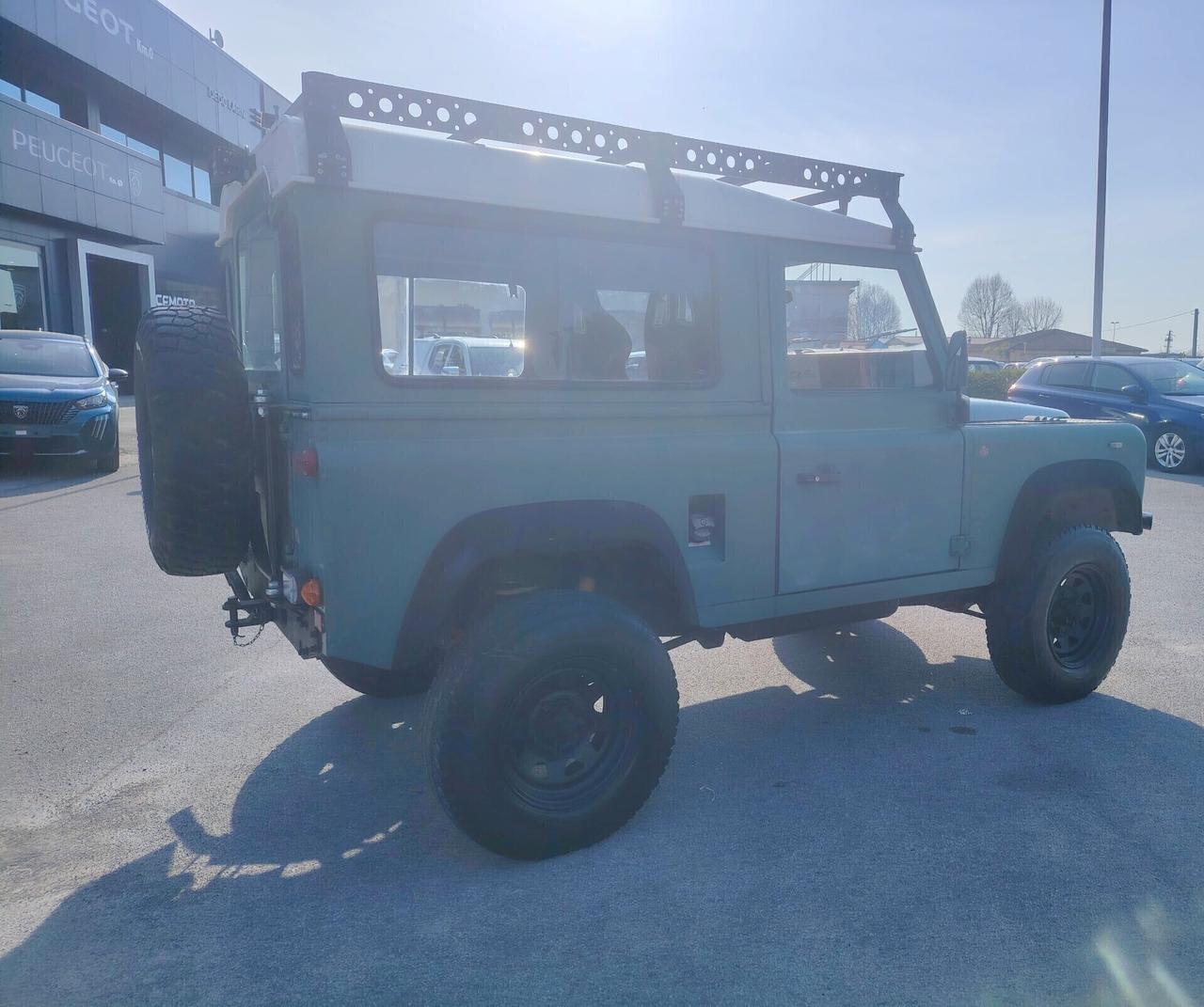 Land Rover Defender 9.0 2.5 Td5 -AUTOCARRO
