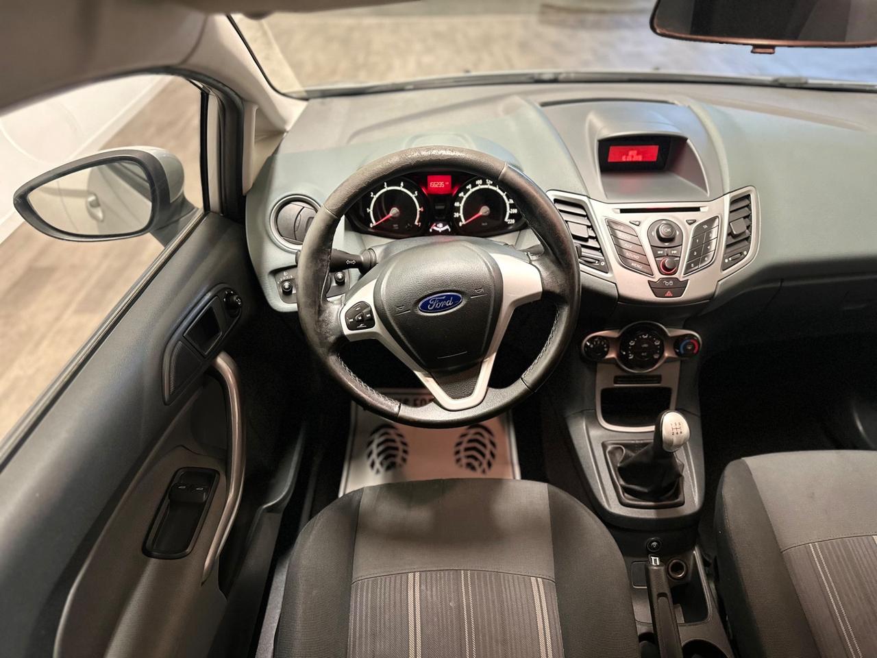 Ford Fiesta 1.4 5 porte Bz.- GPL Titanium NEOPATENTATI