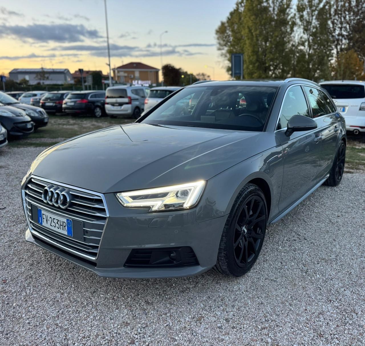 Audi A4 Avant 40 TDI quattro S tronic Line edition