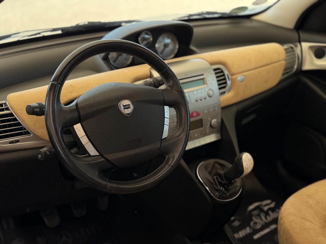 Lancia Ypsilon 1.3 MJT 90 CV Platino TETTO + ALCANTARA