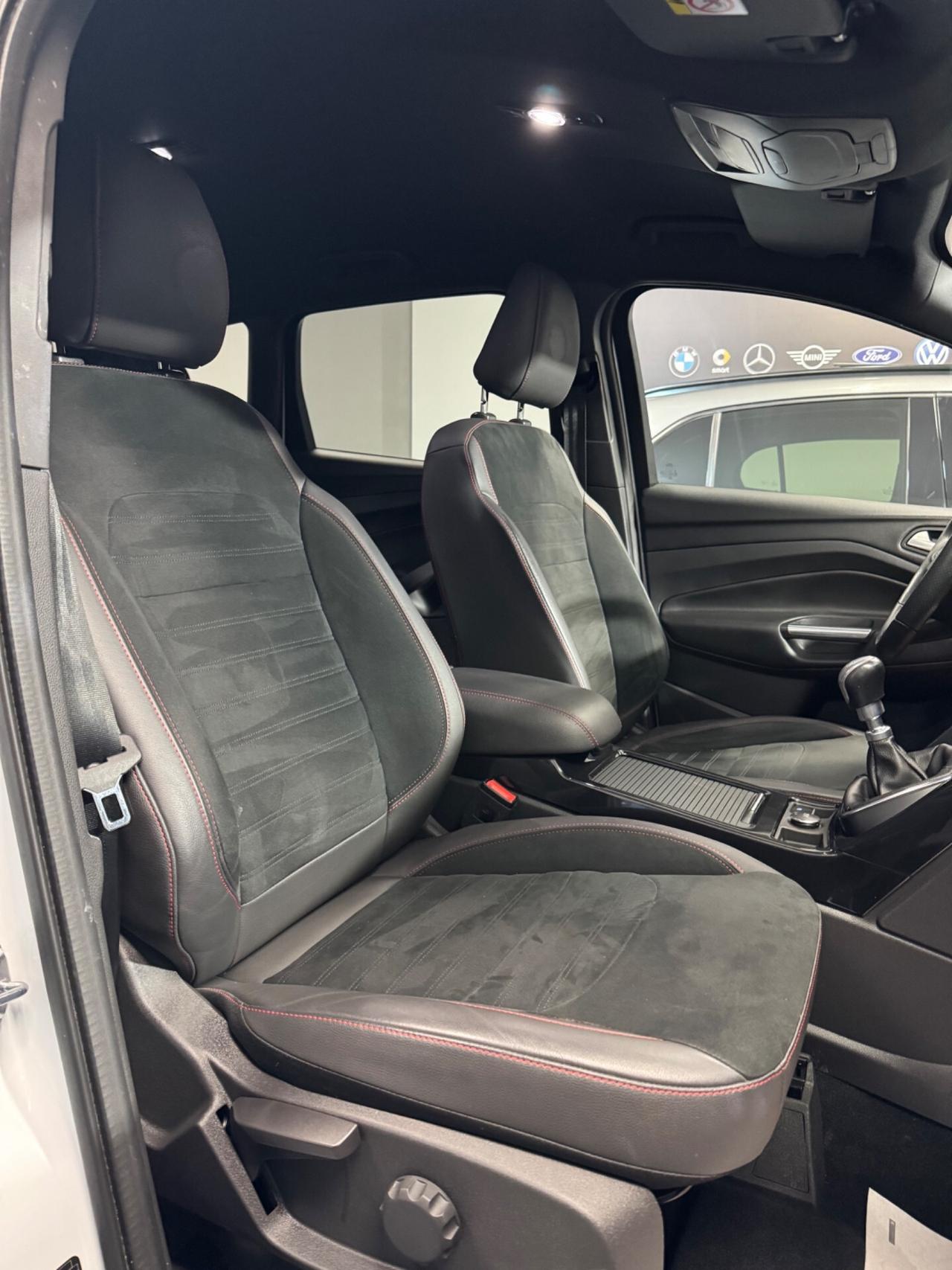 Ford Kuga 1.5 TDCI 120 CV S&S 2WD ST-Line