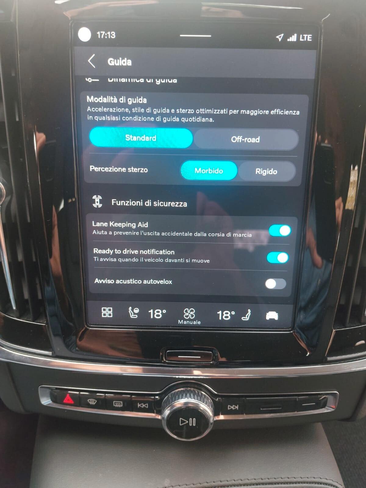 Volvo V90 Cross Country B4 (d) AWD Business Plus Auto