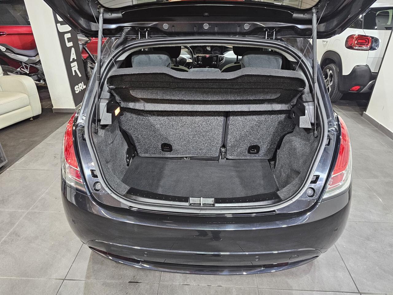 Lancia Ypsilon 1.2 benz. 69cv