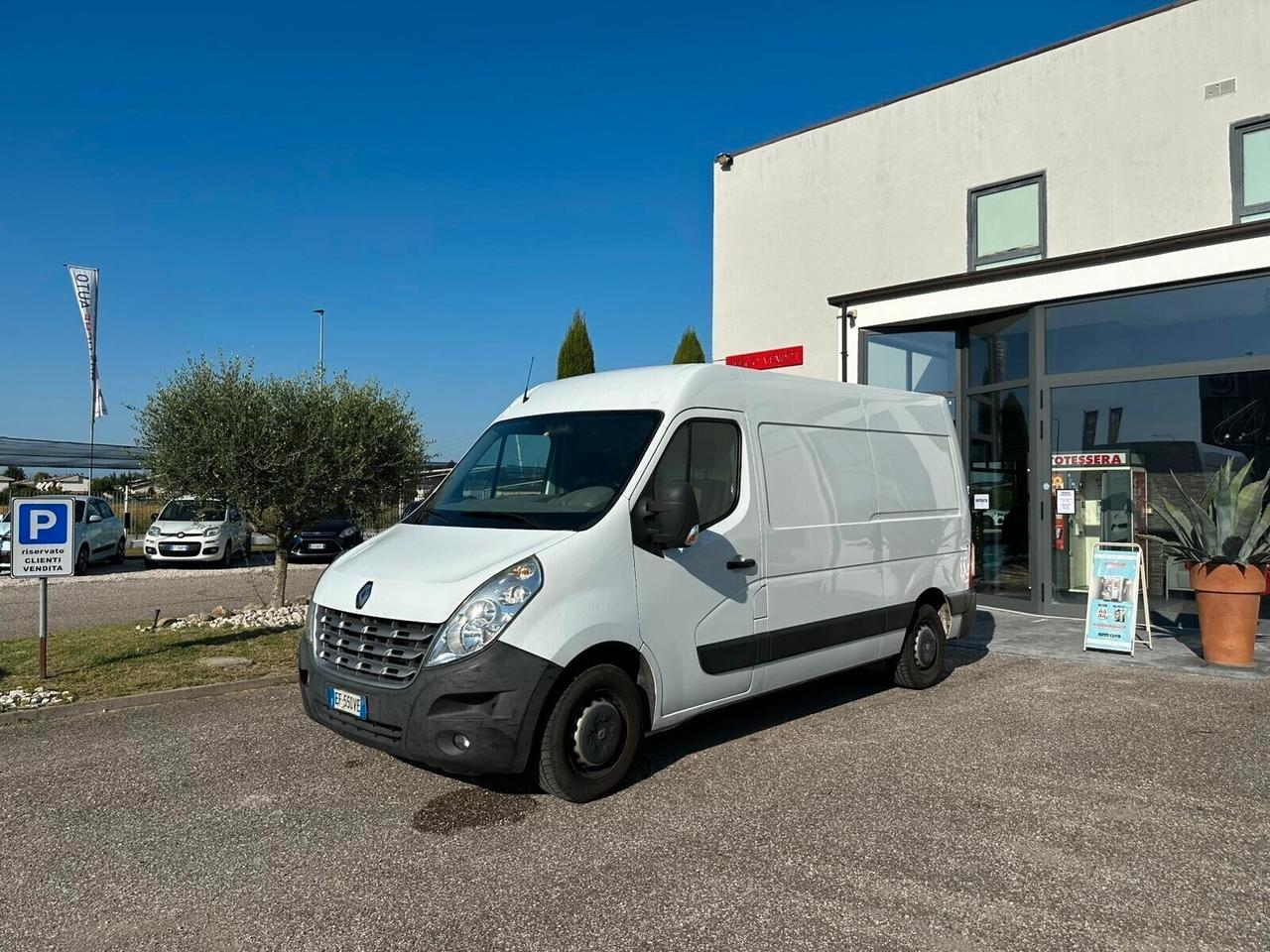 RENAULT Master